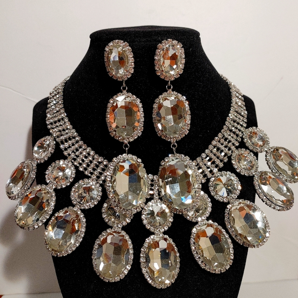Oval Drop Crystal Necklace Set